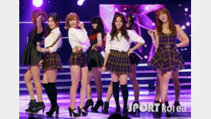 [포토] 컴백한 시크릿, 하이틴 느낌 가득 男心 ‘흔들’