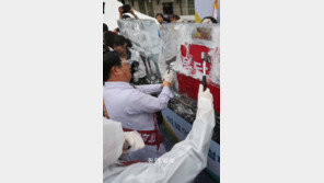 메스 대신 도끼 든 의사들