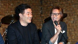 [포토] 김종서, 송홍섭 향해 우정 가득 ‘윙크 찡긋’