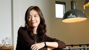 한효주 “여성팬이 더 많다고요? 너무 털털해서 그런가?”