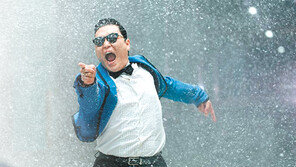 ‘강남스타일’ 아이튠즈 4위…美쳤어, 싸이