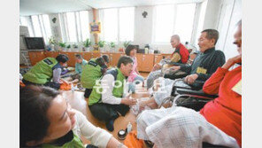 [사회공헌 Together]낙후된 놀이터 ‘새로고침’… 어린이 안전사고 예방한다