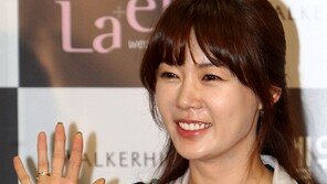 [포토] ‘크리스탈 결혼식’ 안선영, 상큼 미소에 반전 볼륨