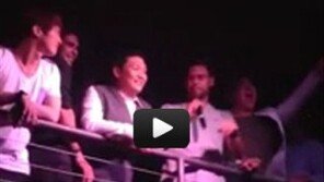 [영상] 뉴욕 클럽에 등장한 싸이, 어셔와 남다른 친분 과시 