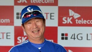 류감독 “나 보고 매국노래”