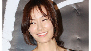 [우먼 동아일보 스타 뷰티] 손태영의 깔끔한 ‘베이직 시크 메이크업’ 연출팁