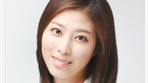 [우먼 동아일보 뷰티 동영상 레슨] 호감 100%! 부드러운 첫인상을 위한 메이크업