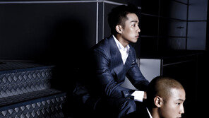 마이티 마우스, 전방 200m 앞에서 이별을 노래합니다