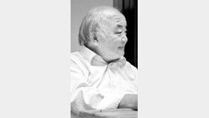 中첸리췬 “마오 비판하는 나도 마오 프레임서 자기검열”