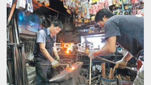 [수도권/추억 ING]“중국산에 치여 제값 못받아도 오래 제몫하는 연장 포기못해”