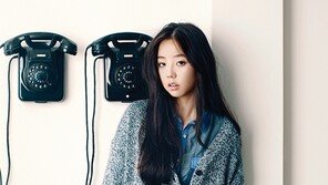 소희, 데님 화보…살짝 풀린 눈도 사랑스러워