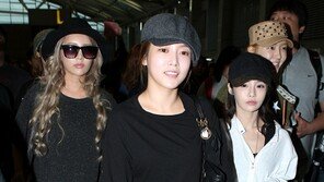 [포토] ‘공항패션’ 티아라, ‘쇼케이스 잘할게요~’