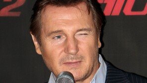 [포토] ‘리암 니슨 방한’ 카리스마 실종…애교 철철 윙크