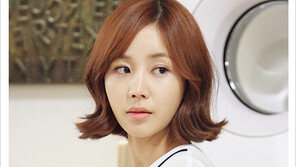 [우먼 동아일보 스타 헤어] 사랑스러운 돌리걸 변신! ‘신사의 품격’ 윤진이의 ‘C컬 헤어’ 따라잡기