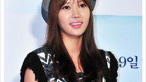 [우먼 동아일보 스타 뷰티] 요즘 대세! 배우 임수향에게 배우는 깔끔한 ‘도자기 피부’ 연출법