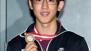 [포토] ‘피겨’ 김진서, 동메달 목에 걸고 ‘순수한 미소’