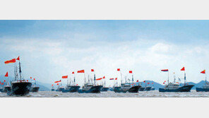 中, 어선 1만척 동원 ‘센카쿠 포위작전’