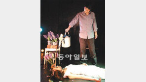 [공연 리뷰]논리를 포기하니 초현실적인 뒷맛이…