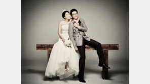 ‘결혼’ 민우혁-세미, 친구 같은 신혼부부 ‘달콤한 웨딩화보’