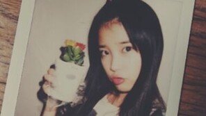 아이유 데뷔 4주년, “4주년 기념 뽀뽀 투척?”