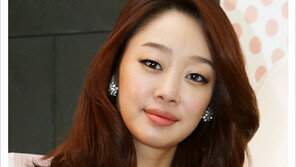 [우먼 동아일보 스타 뷰티] 최여진의 깊이있는 눈매 연출~ ‘내추럴 딥 아이 메이크업’ 팁!