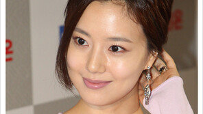 [우먼 동아일보 스타 뷰티] ‘제7회 서울드라마어워즈’ 문채원의 ‘퓨어 바이올렛 메이크업’ 연출법!