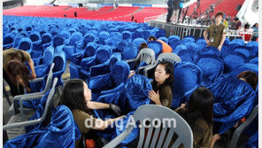 [SD포토] ‘부산국제영화제’ 자원봉사자의 분주한 손길