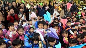 “나로호야 날아라”