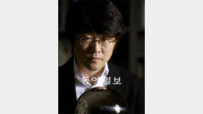 새 장편 ‘지옥설계도’ 펴낸 게임하는 소설가 이인화, 이야기 프로그램으로 이야기를 만들어내다