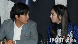 [포토] ‘전우치’ 차태현-유이, 용띠 커플의 아련한 눈빛 교환