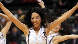 [포토] 치어리더, 귀요미 점프 ‘폴짝’