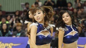 [포토] 치어리더, 섹시한 자태로 어깨 ‘들썩~’
