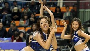 [포토] 치어리더, 머리카락으로 섹시함 강조