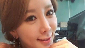 원자현, 누드톤 깃털패션 ‘보는 순간 헉~’