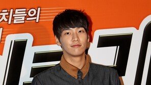 [포토] 김영광, 청청 패션도 완벽 소화하는 패션왕