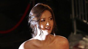 [SD포토] ‘청룡영화제’ 고아라, 몰라본 볼륨 몸매 ‘깜짝’