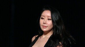 [포토] 하나경, 왼쪽-오른쪽 어딜 봐도 가슴 보이네!