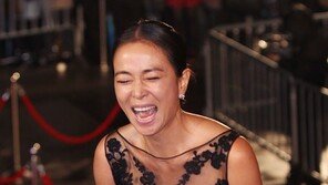 [SD포토] ‘청룡영화제’ 조민수, 폭풍 여유…웃음꽃 빵빵