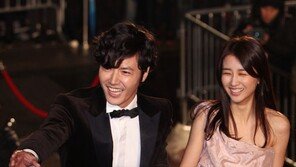 [SD포토] ‘청룡영화제’ 윤상현-박하선, 리얼 커플 느낌