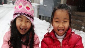 [SD포토] ‘대설주의보’도 아이들의 동심 못 막아
