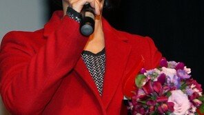 [포토] ‘최동훈 감독 아내’ 안수현PD, 프로듀서상 수상