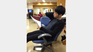 ‘보고싶다’ 박유천, 대기실 모습 공개…‘막 찍어도 화보’