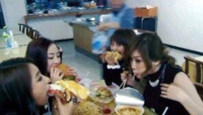 씨스타 매점 폭풍 흡입, 고열량 음식들을… “살 안 찌는 게 신기”