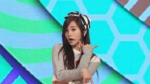 [포토] 유아라, 男心 잡는 전화 애교 ‘콜렉트콜도 大환영’