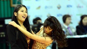 [포토] 치어리더, 현아 뺨치는 파격 퍼포먼스 ‘아찔해’