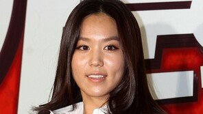 [포토] 성숙해진 김희정, 구릿빛 피부에 섹시미 물씬