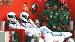 [포토 에세이]헬멧 쓴 산타?