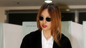[포토] 이효리, 투표 패션 뽐내며 소중한 한표 행사