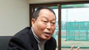 김인식 감독 “태극기 보면 울컥하는 마음 가져야”