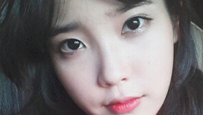 아이유 근황 공개, “사고친 주제에…” 눈길!